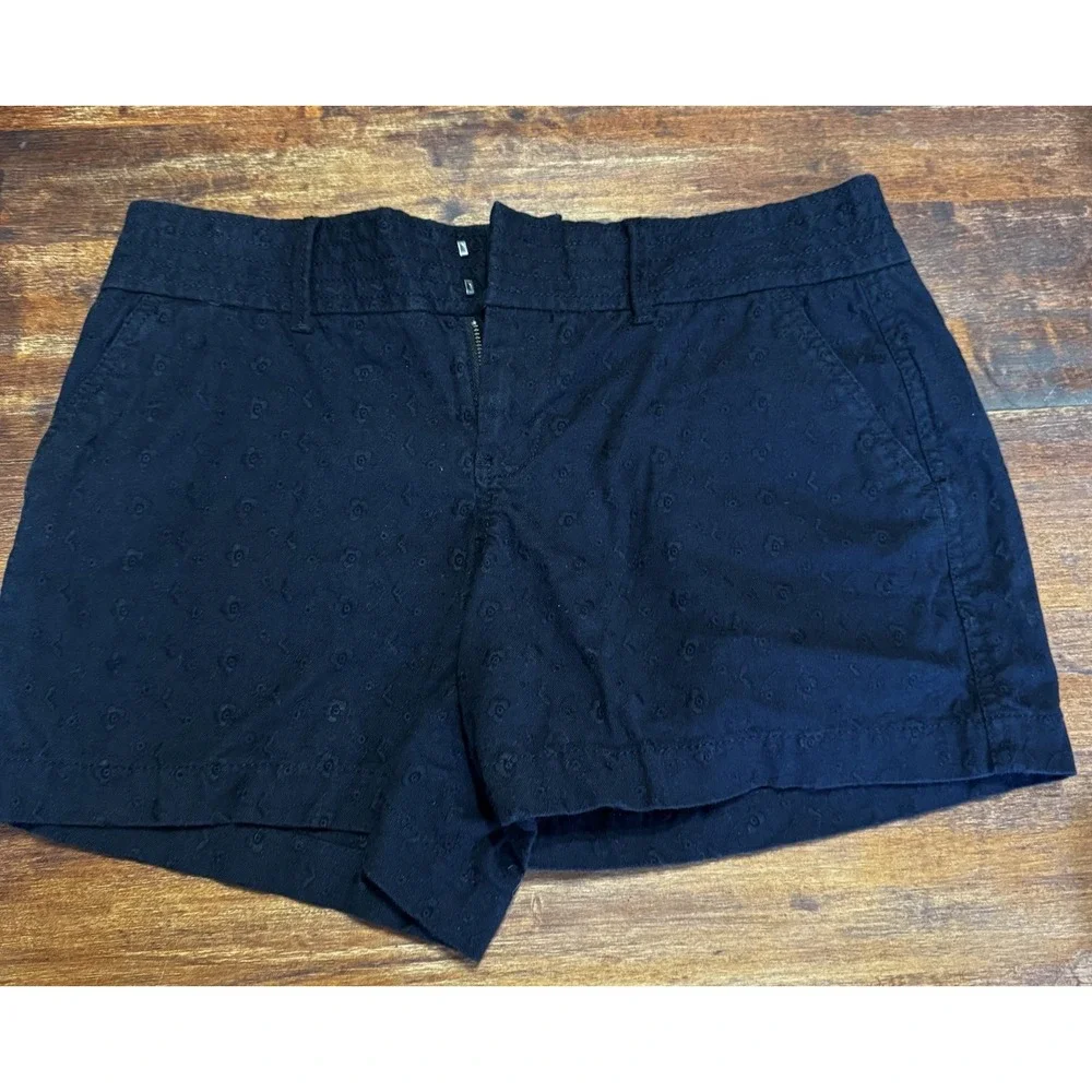 Old Navy Women's Shorts Chino's w‎ eyelet detail 100% Cotton Black Low-Rise 6